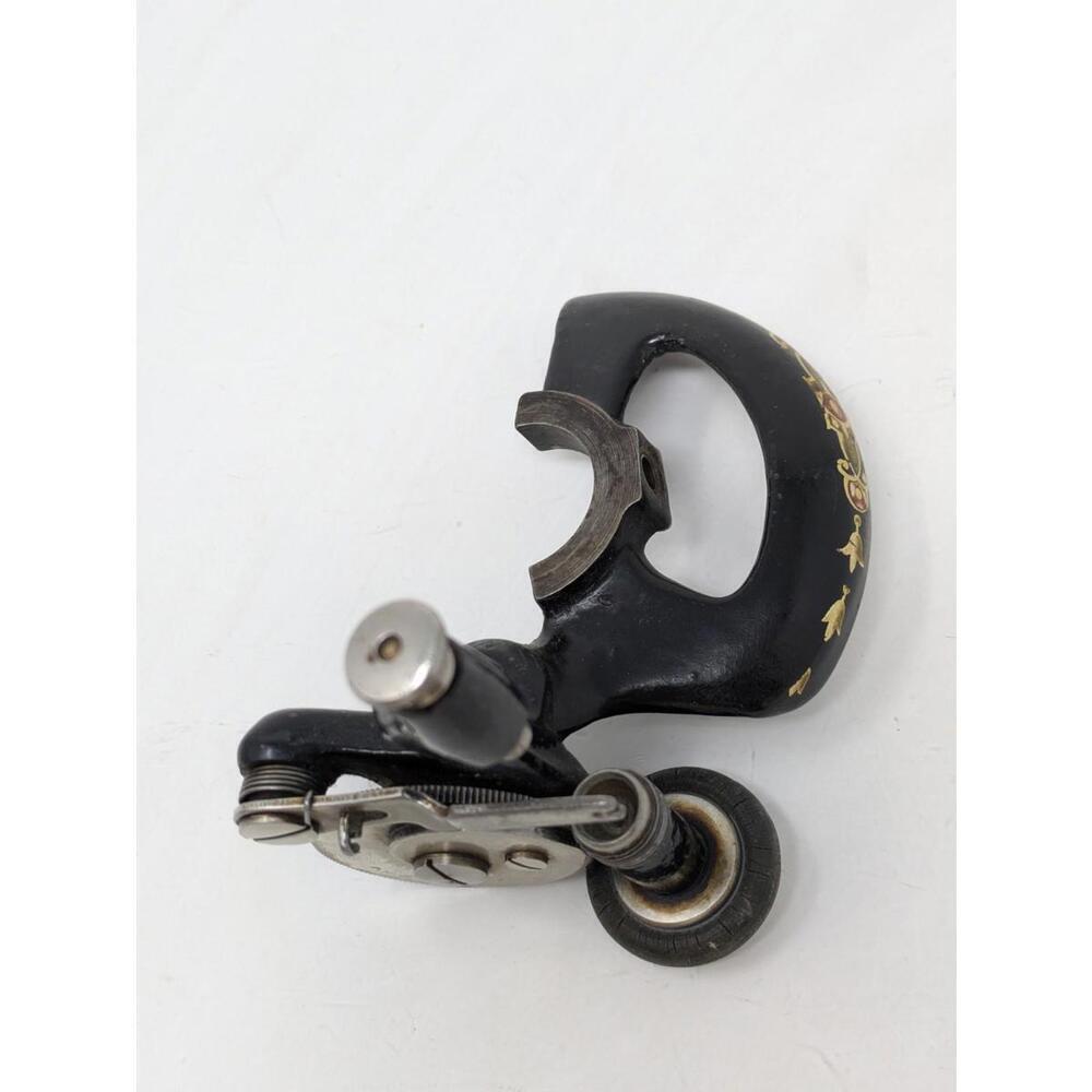 Vintage Singer Sewing Machine 128 Shuttle Bobbin Winder & Belt Guard